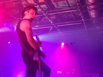 des rocks at saturn in purple lights